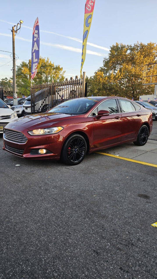 2014 Ford Fusion SE's photo