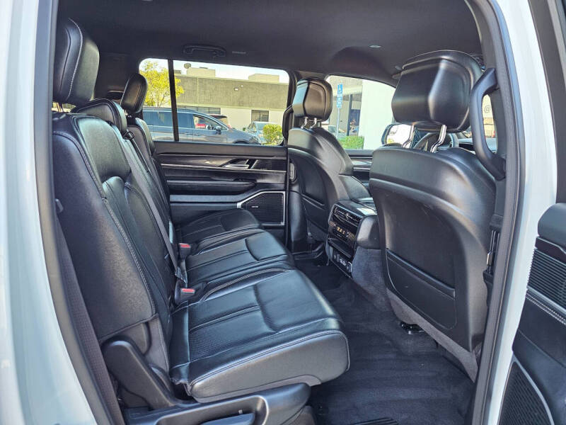 2024 Jeep Wagoneer L