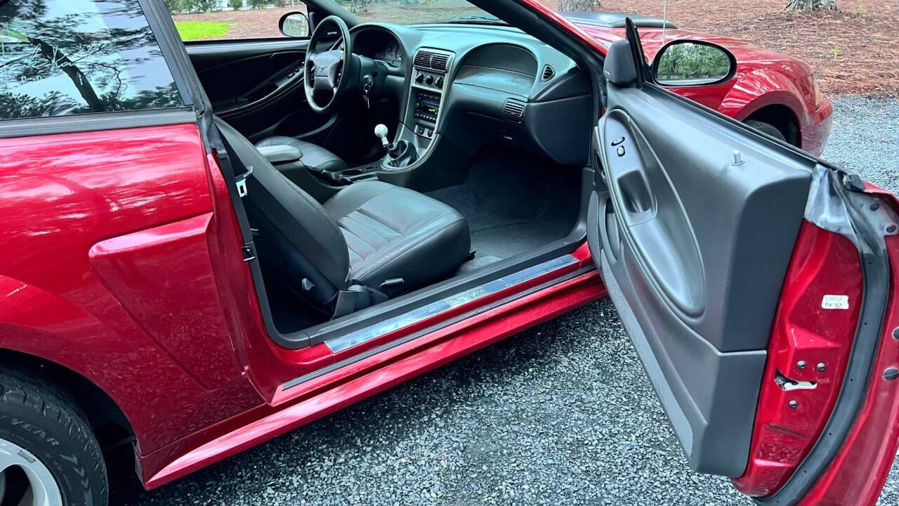 2004 Ford Mustang 5