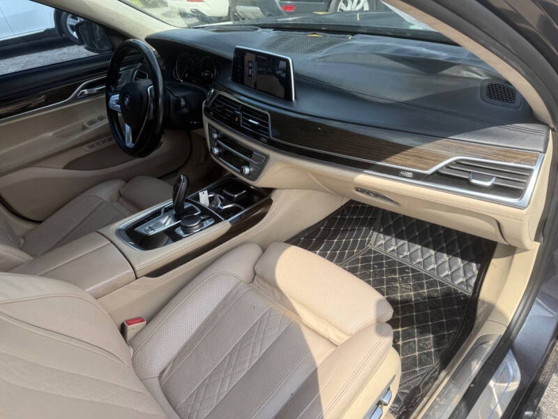 2016 BMW 7 Series 750i