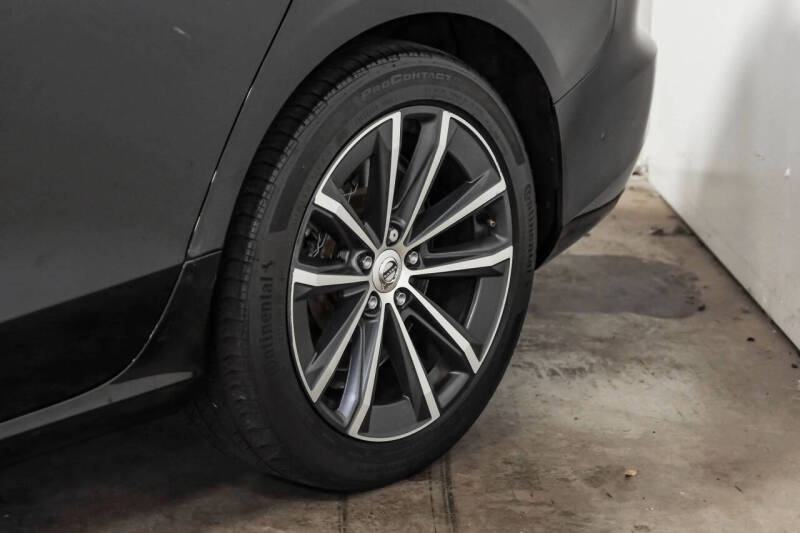 2021 Volvo V60 T5 Momentum