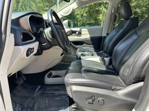 2017 Chrysler Pacifica Touring-L