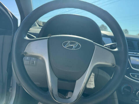 2013 Hyundai Accent GLS