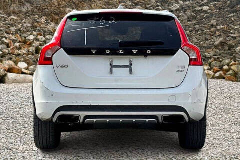 2015 Volvo V60 Cross Country T5
