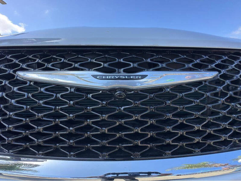 2024 Chrysler Pacifica Touring