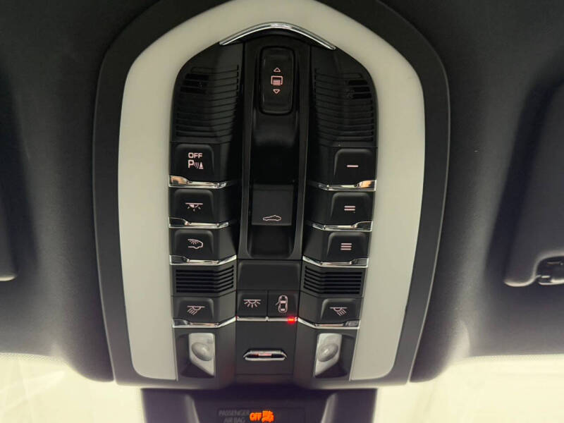 2020 Porsche Macan S