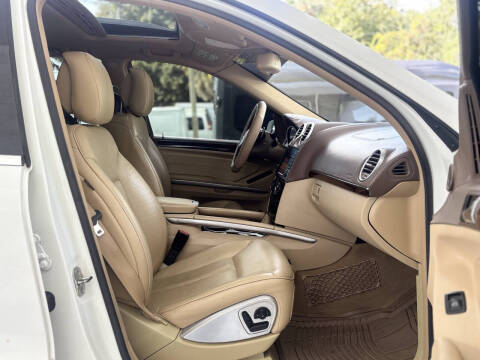 2010 Mercedes-Benz GL-Class GL 550 4MATIC