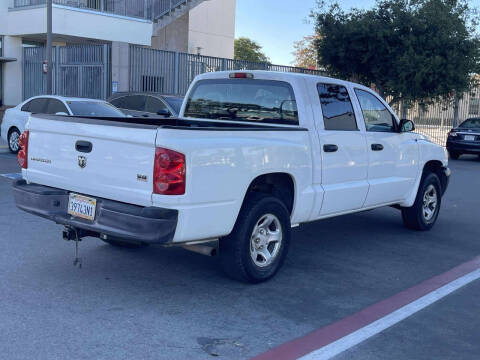 2005 Dodge Dakota ST