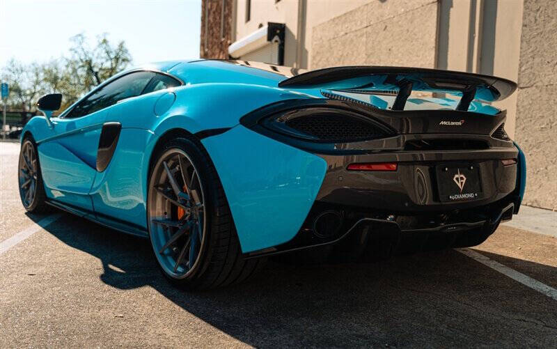 2017 McLaren 570GT