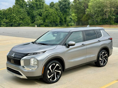 2023 Mitsubishi Outlander SE