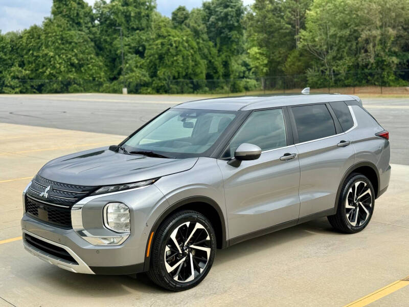 2023 Mitsubishi Outlander SE