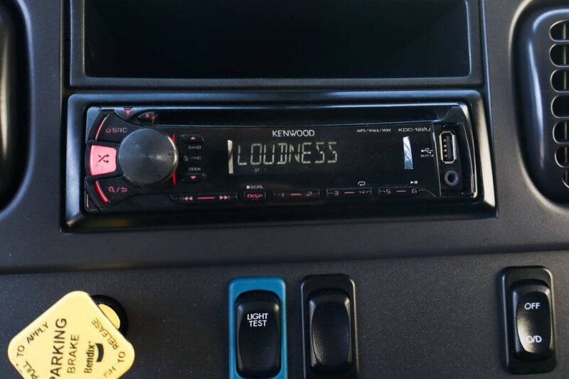 2016 Freightliner M2 106