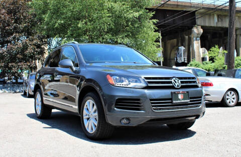 2014 Volkswagen Touareg for sale at Cutuly Auto Sales in Pittsburgh PA