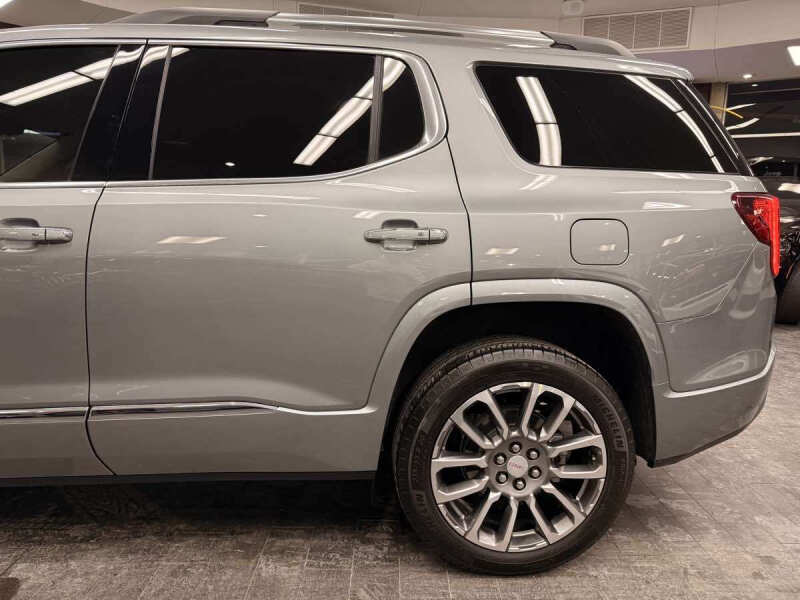 2023 GMC Acadia Denali