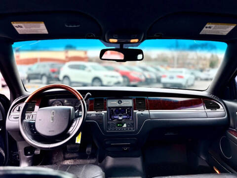 2008 Lincoln Town Car Signature Limited