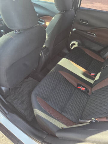 2021 Nissan Kicks SR