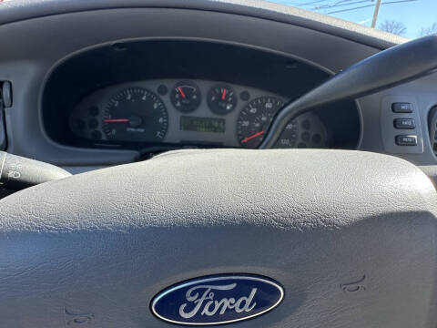 2006 Ford Taurus SEL