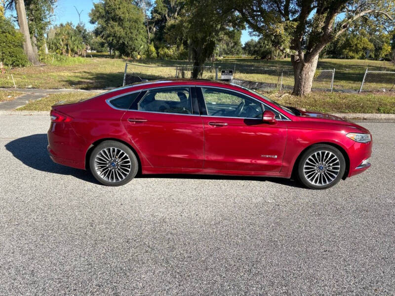 2017 Ford Fusion Hybrid SE's photo