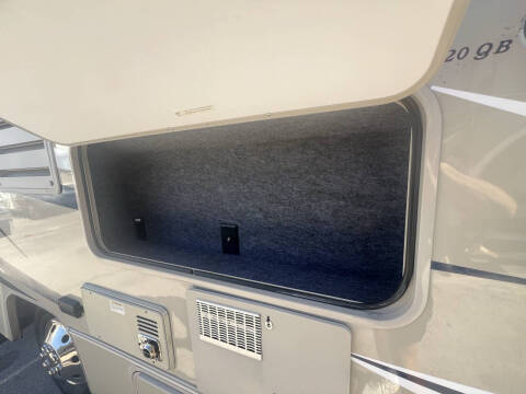 2016 Coachmen RV Leprechaun 220QB