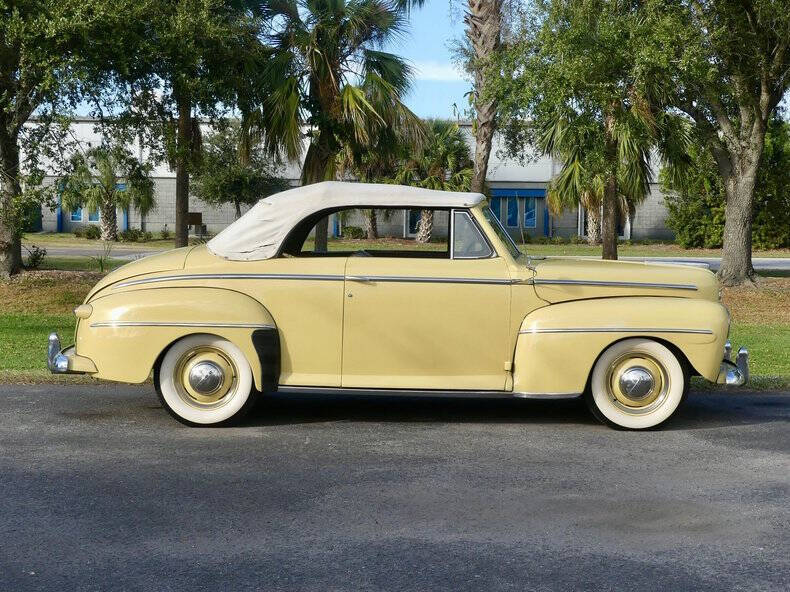 1948 Ford Super Deluxe