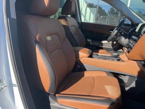 2025 Nissan Pathfinder Platinum