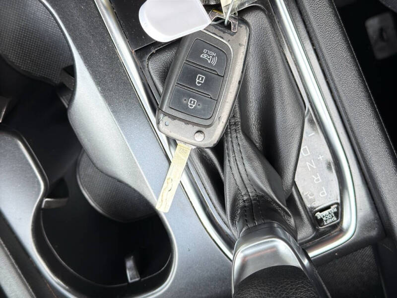 2020 Hyundai Santa Fe SE