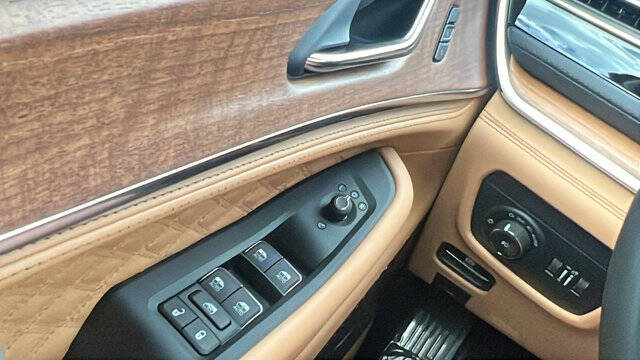 2025 Jeep Grand Cherokee L Summit Reserve