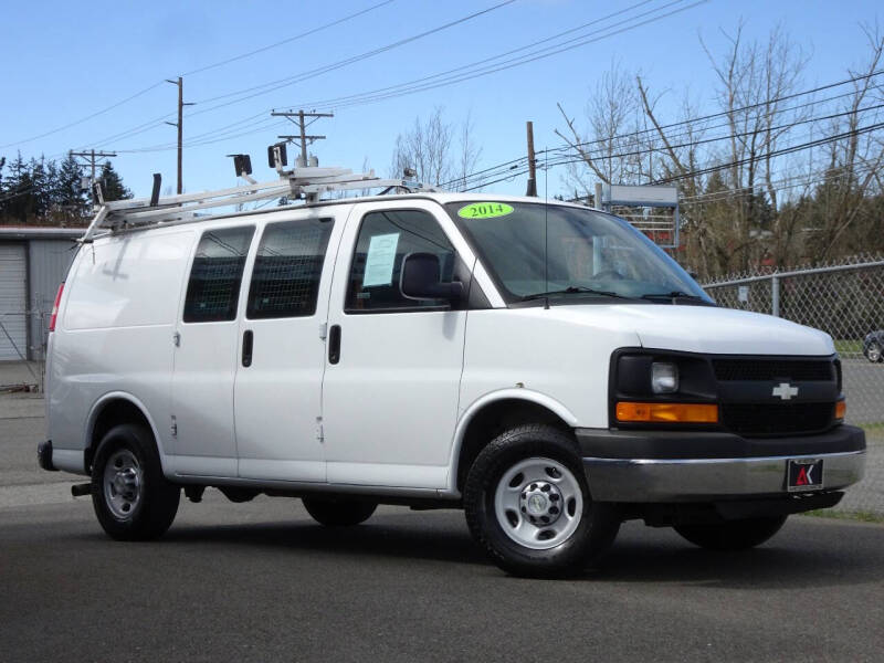 2014 Chevrolet Express Cargo Work Van - Photo 2