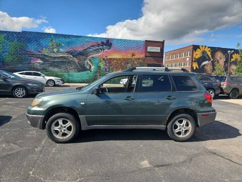 2004 Mitsubishi Outlander for sale at RIVERSIDE AUTO SALES in Sioux City IA