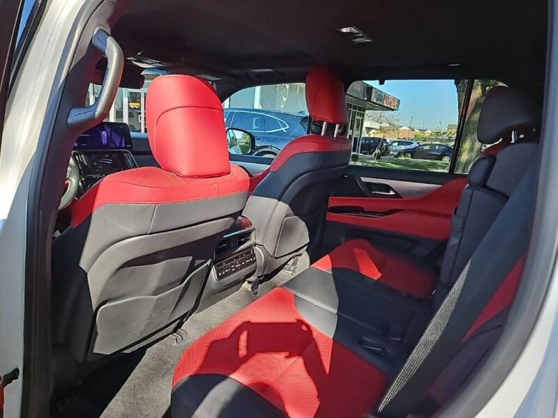 2022 Lexus LX 600 F SPORT Handling