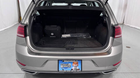 2019 Volkswagen Golf SE