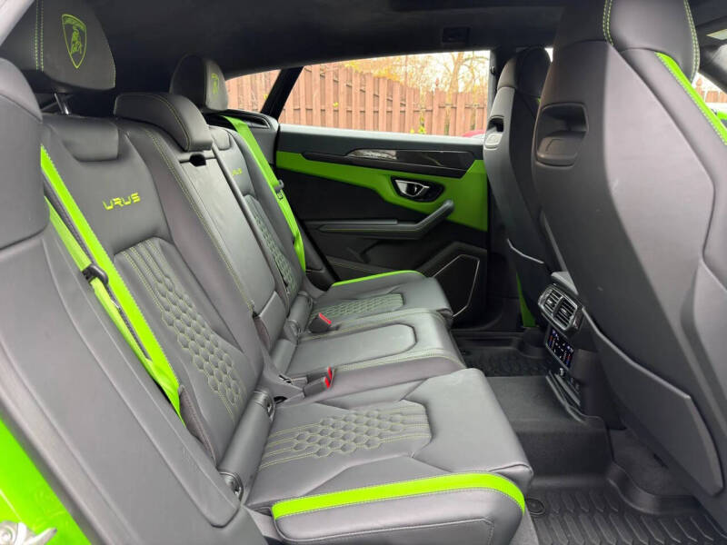 2024 Lamborghini Urus S