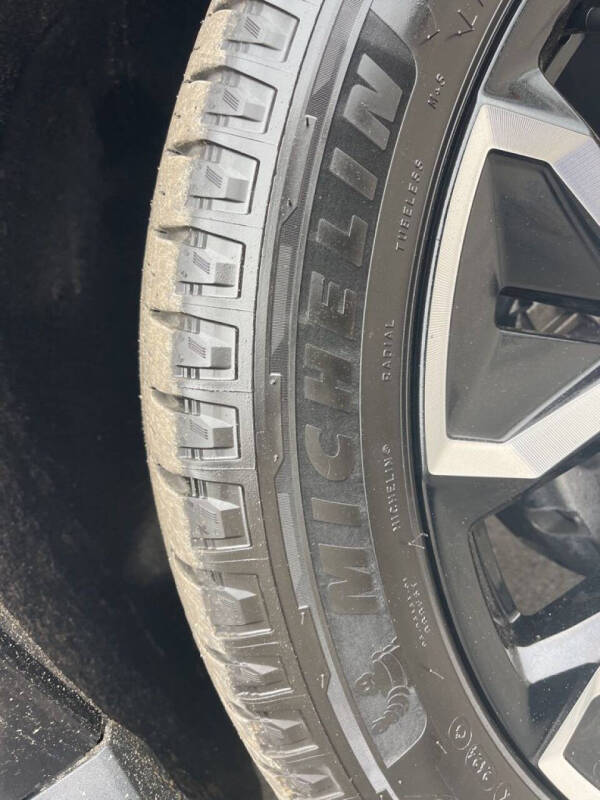 2024 GMC Sierra EV Denali Edition 1