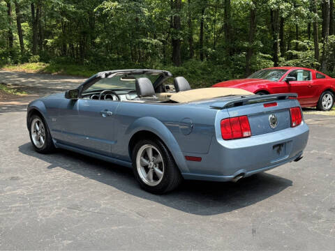 2005 Ford Mustang GT Premium
