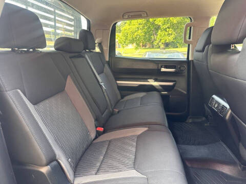 2014 Toyota Tundra SR5