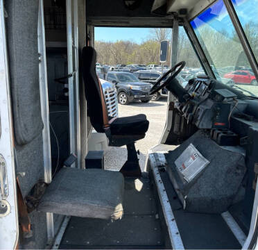 1997 Freightliner MT45 Chassis