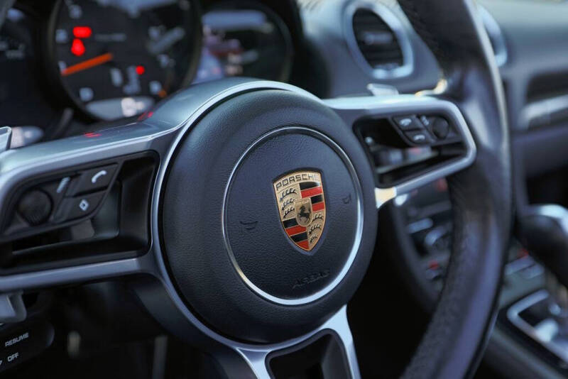 2021 Porsche 718 Boxster