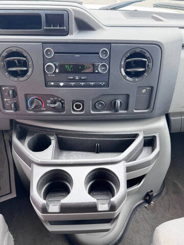 2010 Ford E-Series E-350 SD XLT