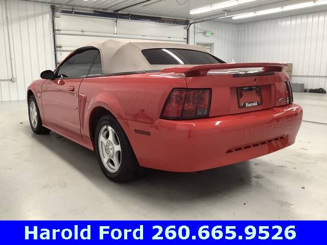 2004 Ford Mustang Deluxe