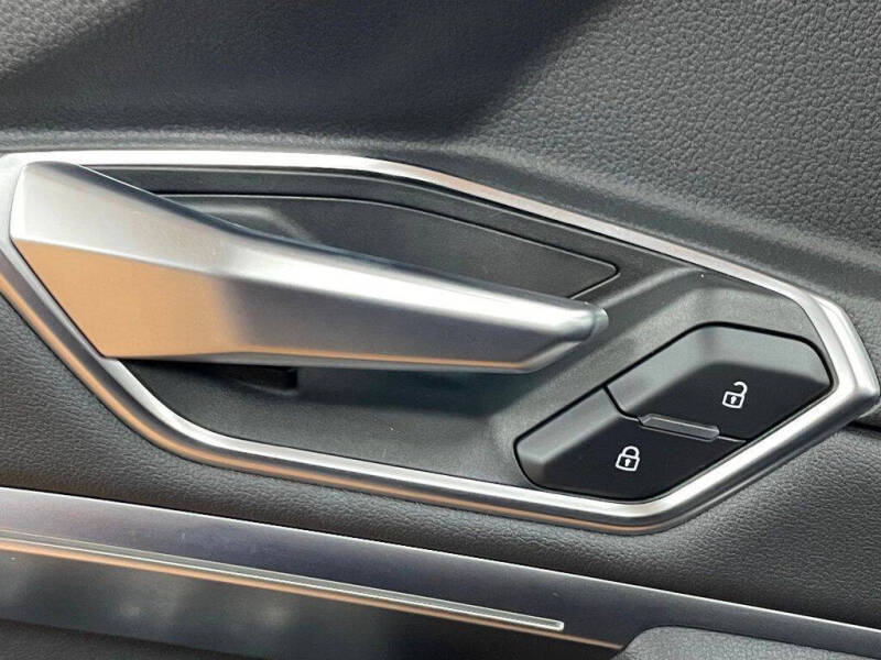 2021 Audi e-tron quattro Premium