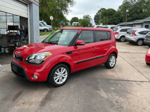 2013 Kia Soul +