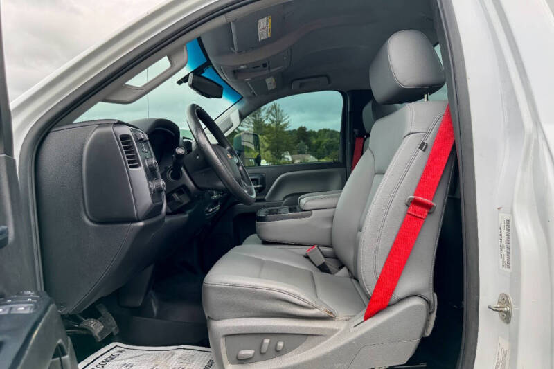 2022 Chevrolet Silverado 5500HD