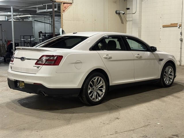 2019 Ford Taurus Limited