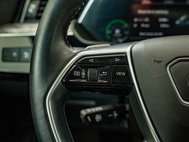 2021 Audi e-tron quattro Premium