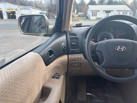 2007 Hyundai Entourage