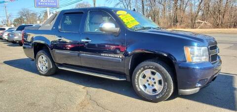 2007 Chevrolet Avalanche for sale at Russo's Auto Exchange LLC in Enfield CT