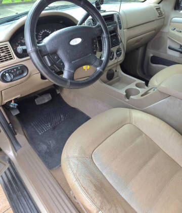 2004 Ford Explorer XLT