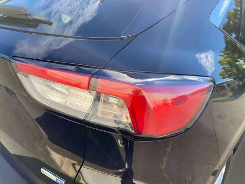2020 Ford Escape SE