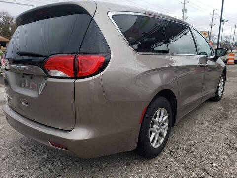 2017 Chrysler Pacifica Touring