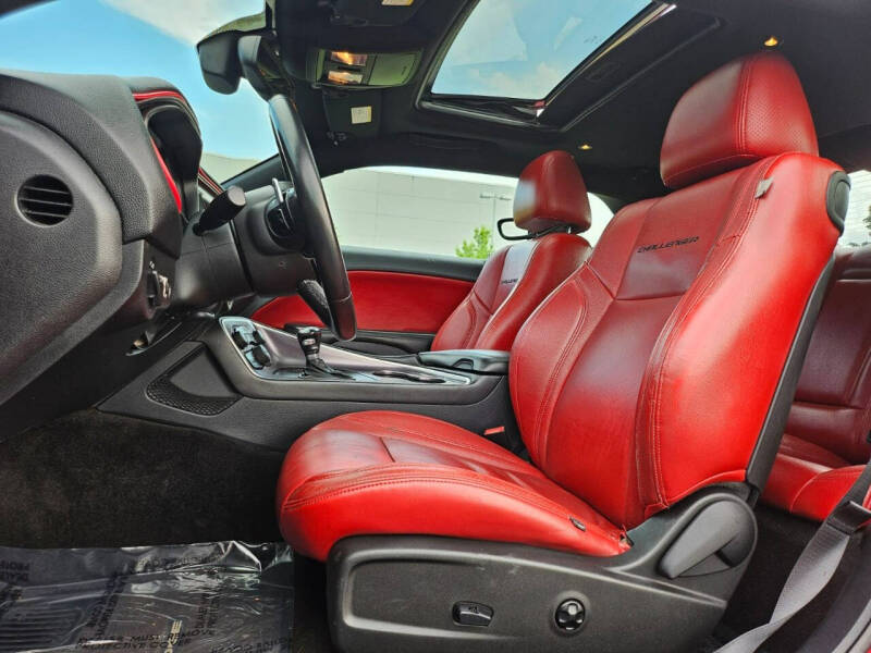 2015 Dodge Challenger SXT